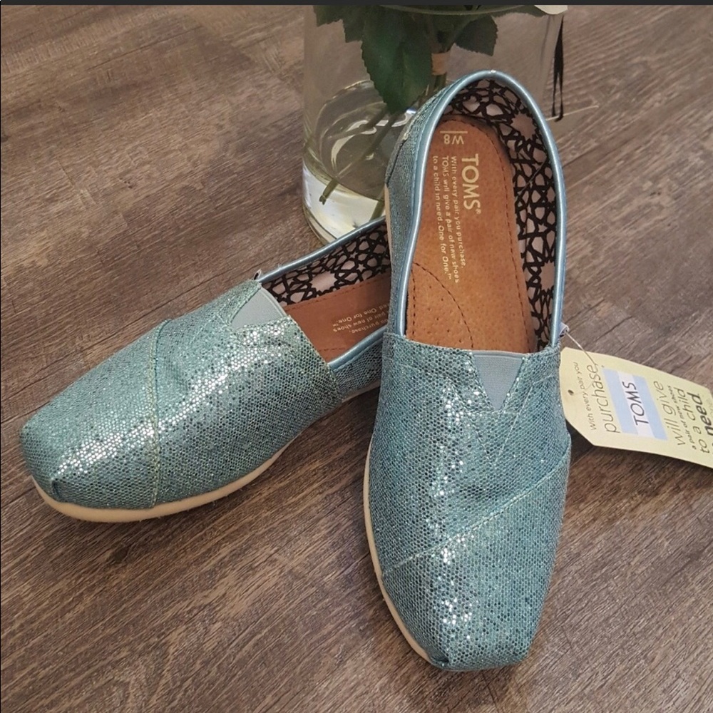 Blue TOMS NWT